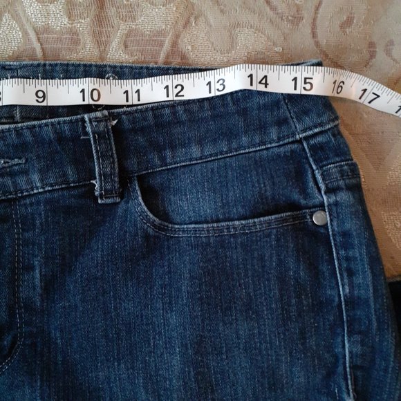 Christopher & Banks Dark Wash Modern Fit Women's Jeans - Size - 6 Short - Picture 4 of 9